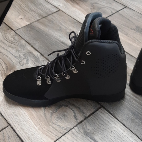 Shoes - Picture 5 of 7